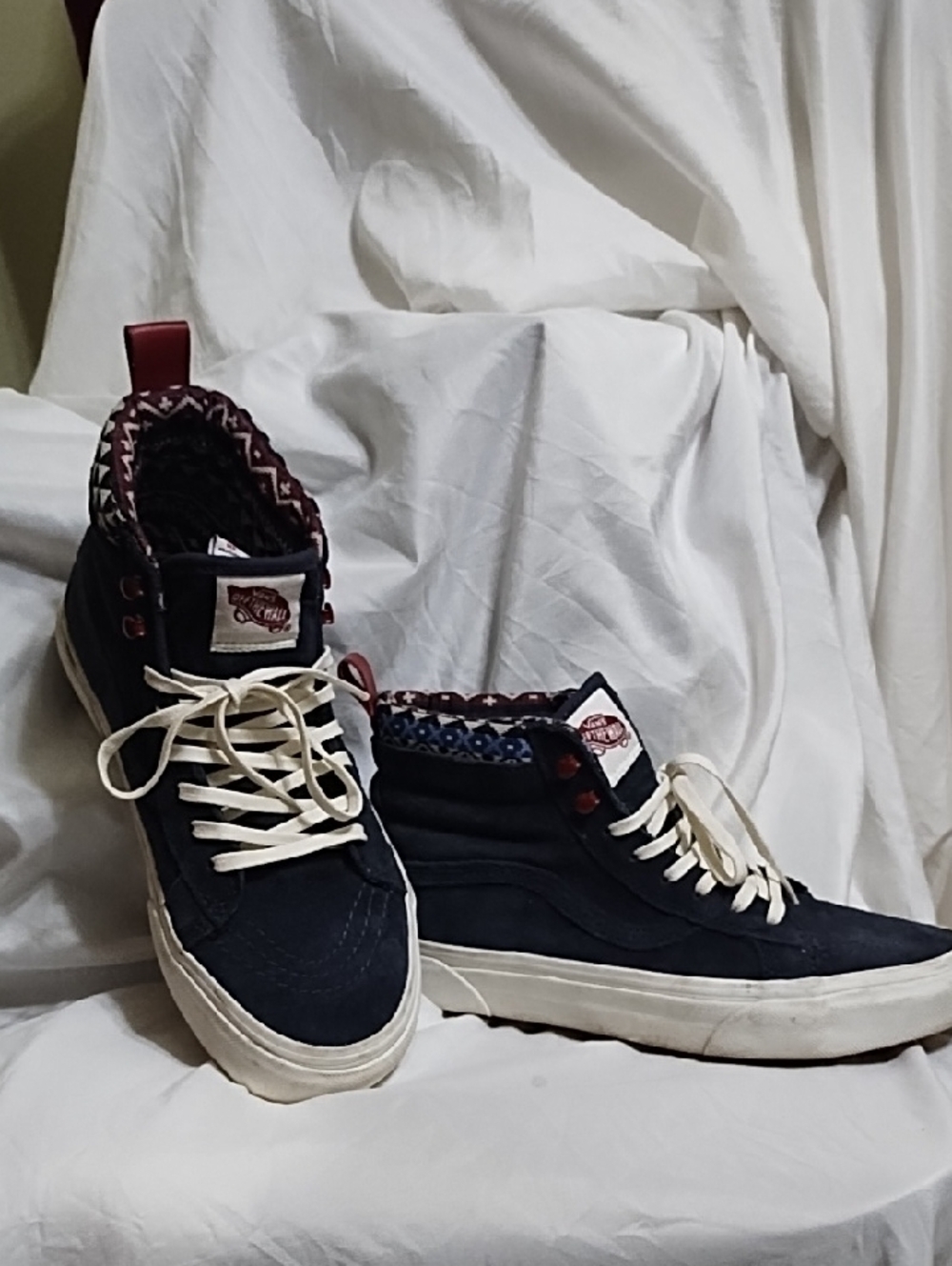 Vans Navy Suede High-Top Sneakers with Red Accents. Sz Men's 6, Women's 7.5